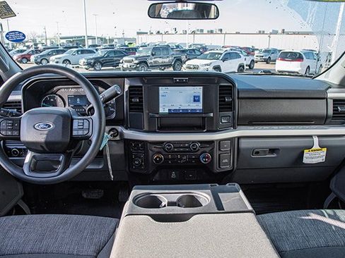 Used 2025 Ford F250 XLT w/ FX4 Off-Road Package image 5