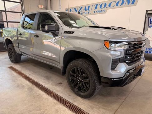 Used 2025 Chevrolet Silverado 1500 LT Trail Boss w/ LT Trail Boss Premium Package AWD/4WD image 2