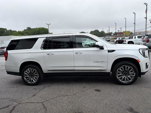 Used 2024 GMC Yukon XL Denali Ultimate AWD/4WD image 4