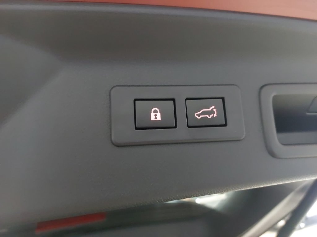 Used 2025 Subaru Forester Premium AWD/4WD image 13