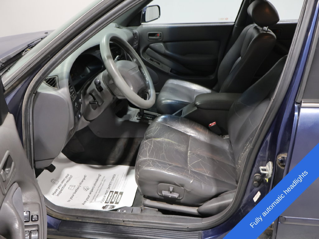 Used 1994 Toyota Camry XLE FWD image 2