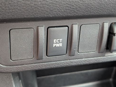 Used 2018 Toyota Tacoma SR5 image 20