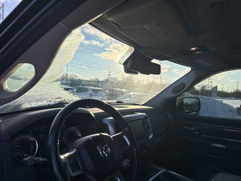 Used 2016 RAM 1500 Laramie w/ Convenience Group image 10