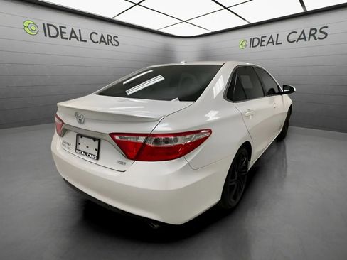 Used 2017 Toyota Camry XSE w/ Advanced Technology Package FWD image 5