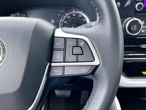 Certified 2026 Toyota Highlander XLE AWD/4WD image 25
