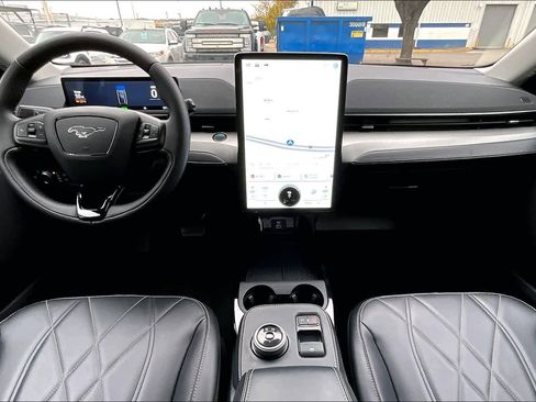 Used 2021 Ford Mustang Mach-E Select image 15