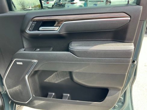 Used 2025 Chevrolet Silverado 1500 LT Trail Boss w/ Convenience Package II image 27