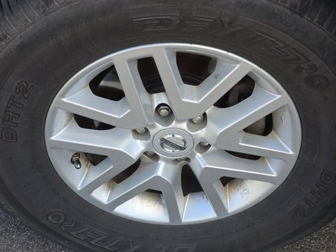 Used 2019 Nissan Frontier SV image 33