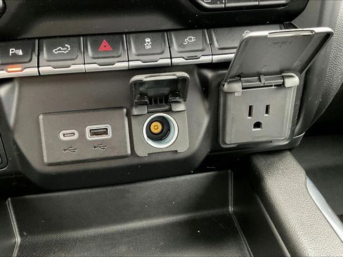 Used 2022 Chevrolet Silverado 2500 LTZ w/ LTZ Plus Package image 33