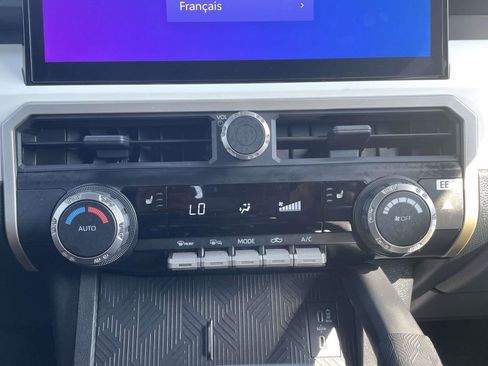 Used 2024 Toyota Tacoma TRD Sport AWD/4WD image 32