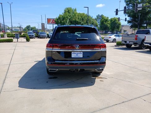 New 2026 Volkswagen Atlas SE FWD image 6
