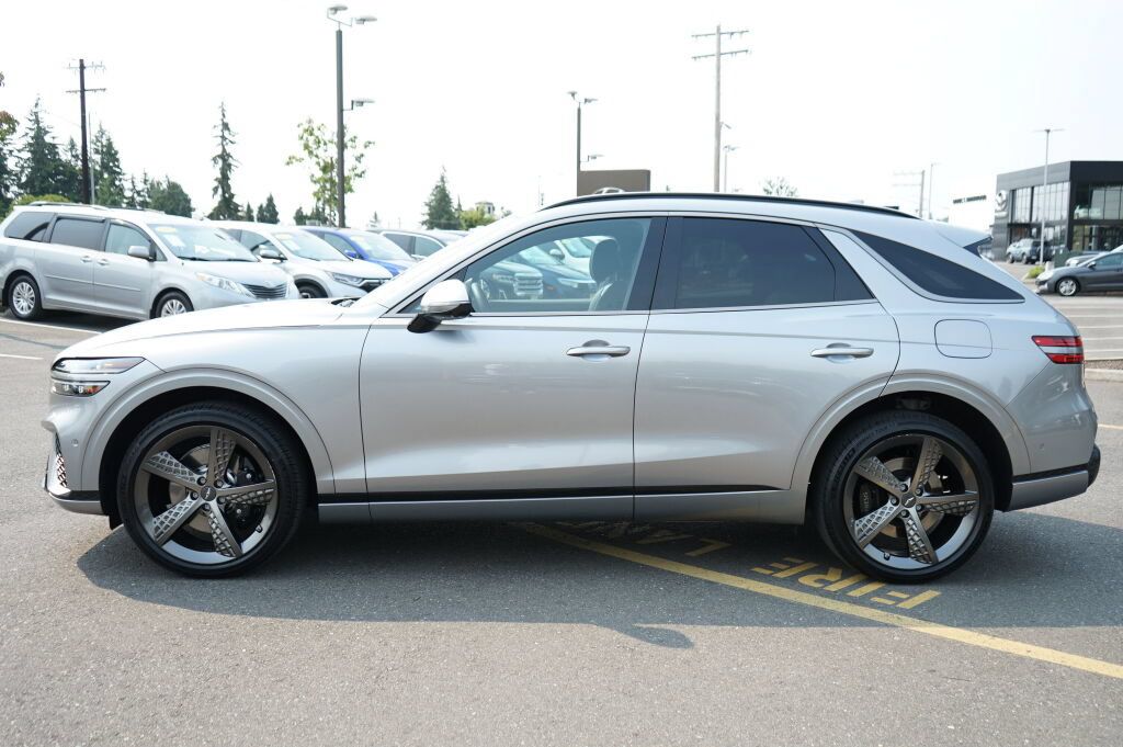 Used 2024 Genesis GV70 3.5T Sport w/ Sport Advanced Package AWD/4WD image 8