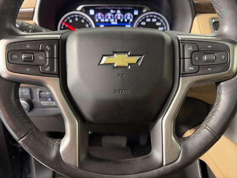 Used 2021 Chevrolet Tahoe Premier w/ Premium Package AWD/4WD image 16
