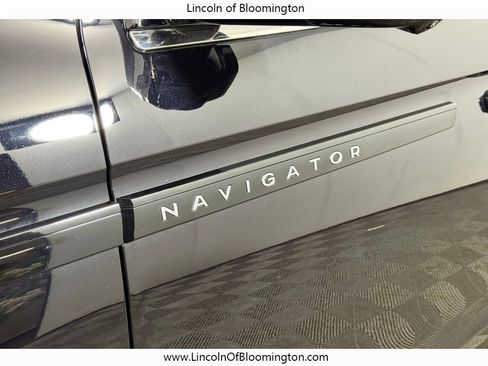 Used 2025 Lincoln Navigator Black Label AWD/4WD image 14