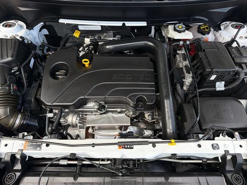 Used 2024 GMC Terrain SLE FWD image 35