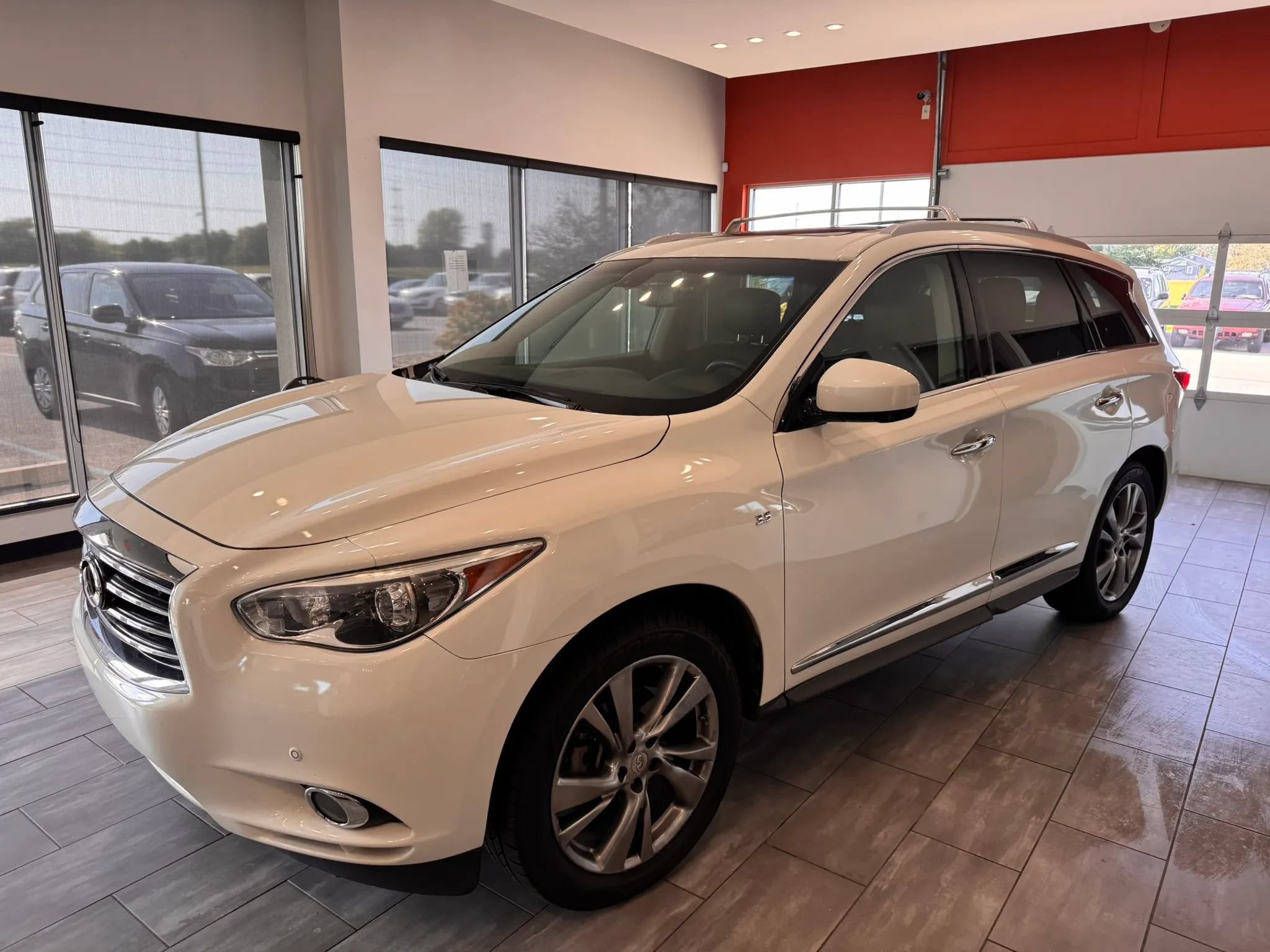 Used 2014 INFINITI QX60 FWD w/ Deluxe Touring Package image 10