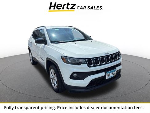 Used 2025 Jeep Compass Latitude AWD/4WD image 1