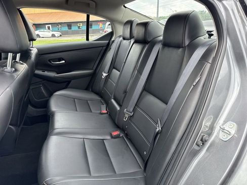 Used 2023 Nissan Sentra SR w/ SR Premium Package FWD image 19