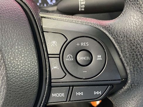 Used 2025 Toyota Corolla LE image 28