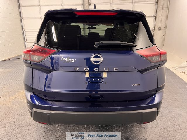 Used 2025 Nissan Rogue SV AWD/4WD image 6