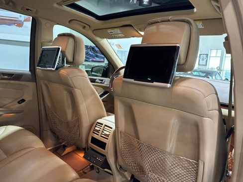 Used 2012 Mercedes-Benz GL 450 4MATIC image 52