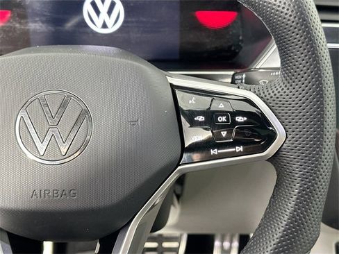 Used 2022 Volkswagen Tiguan SE R-Line image 20