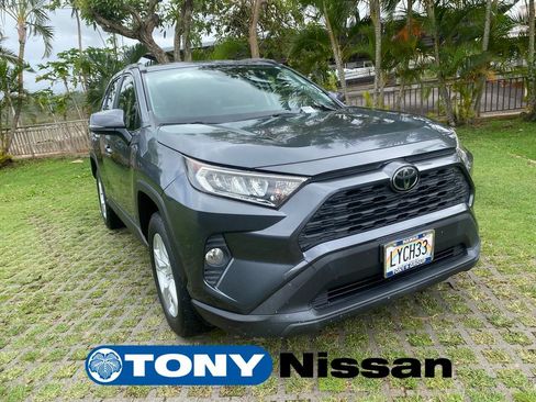 Used 2019 Toyota RAV4 XLE FWD image 1