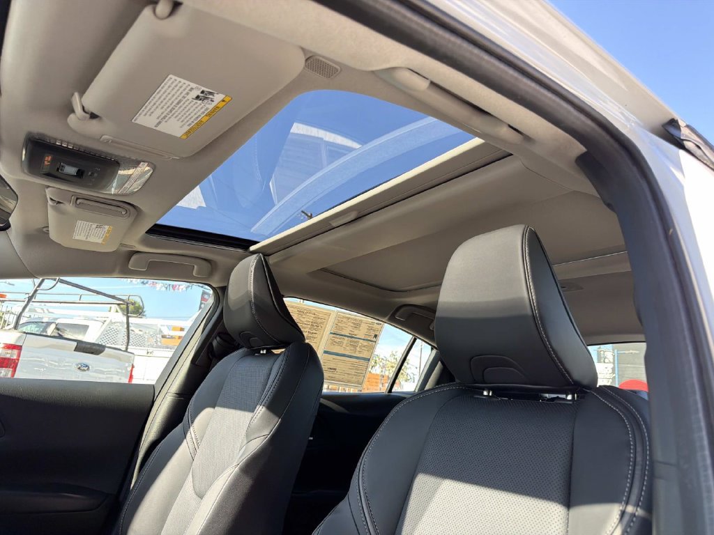 Used 2025 Toyota Prius FWD image 16