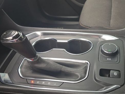 Used 2019 Chevrolet Traverse LT FWD image 36