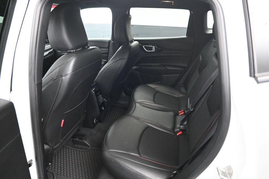 Used 2024 Jeep Compass Trailhawk AWD/4WD image 10