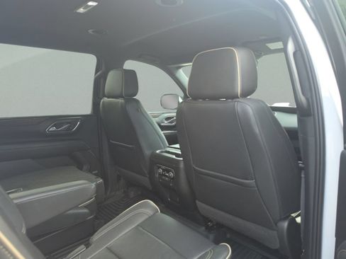 Used 2022 Chevrolet Suburban Premier AWD/4WD image 30
