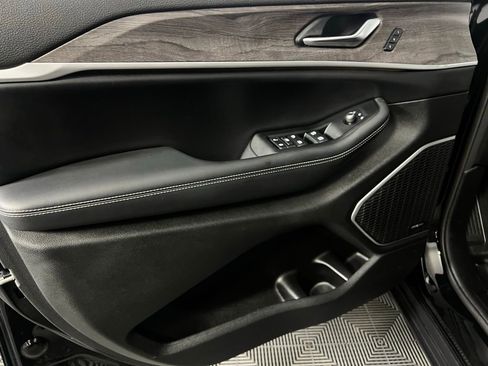 Used 2023 Jeep Grand Cherokee L Limited w/ Trailer Tow Group (B) image 27