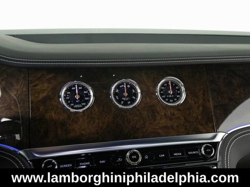 Used 2024 Bentley Flying Spur V8 AWD/4WD image 24