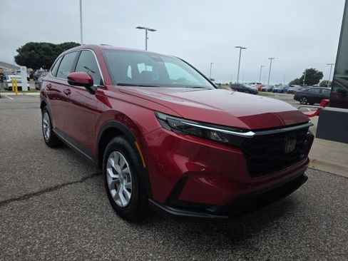 Used 2023 Honda CR-V LX image 1
