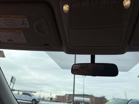 Used 2017 Nissan Rogue SV image 16