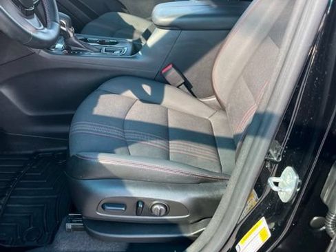 Used 2023 Chevrolet Equinox RS FWD image 13
