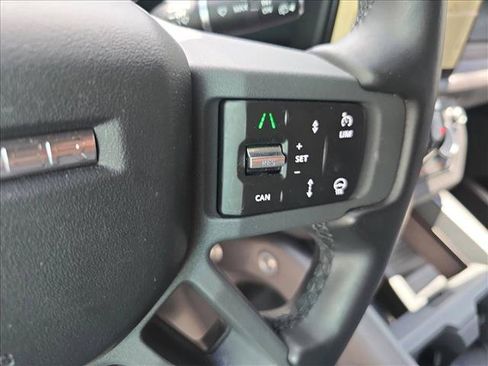 Certified 2025 Land Rover Defender 110 X-Dynamic SE AWD/4WD image 18