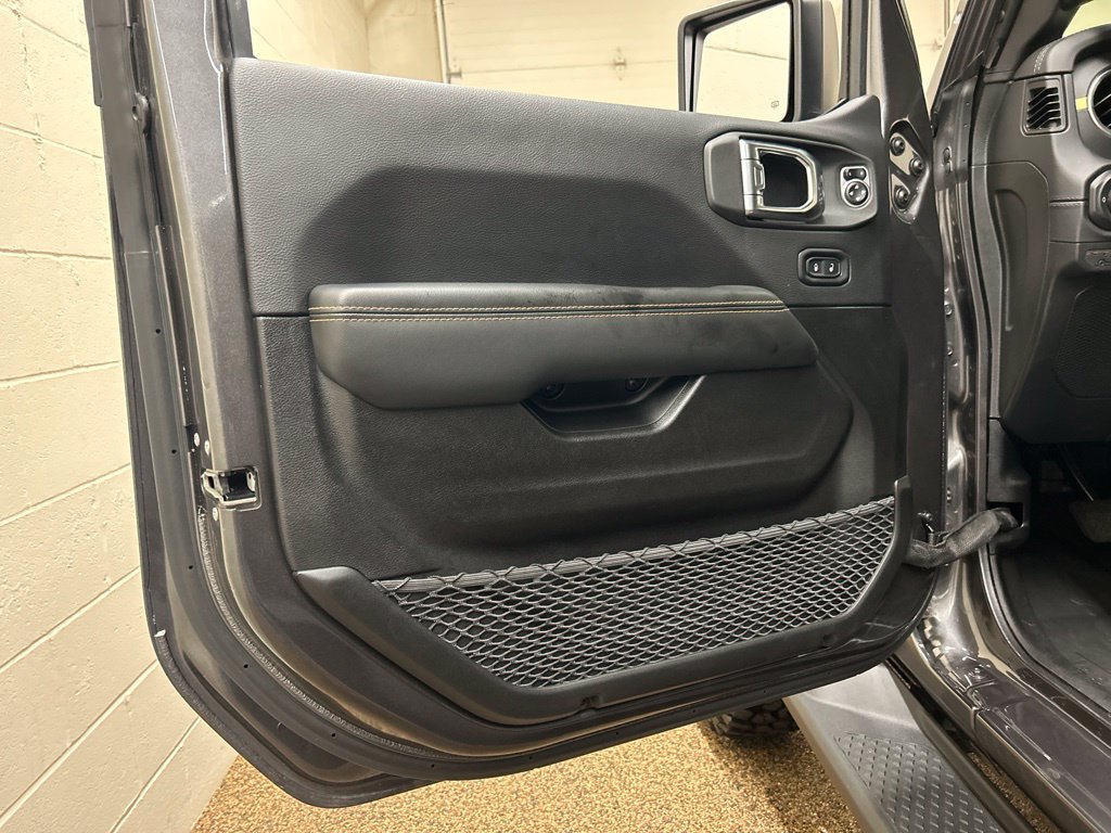 Used 2025 Jeep Gladiator Sport AWD/4WD image 15