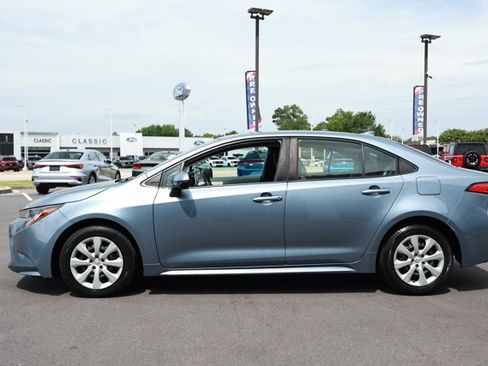 Used 2020 Toyota Corolla LE FWD image 9