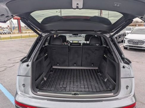 Used 2019 Audi SQ5 Premium Plus w/ Premium Plus Package image 21