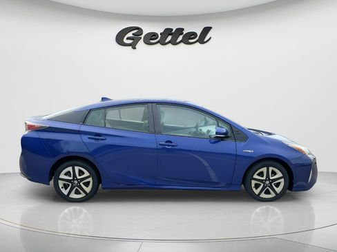 Used 2016 Toyota Prius Four Touring FWD image 4