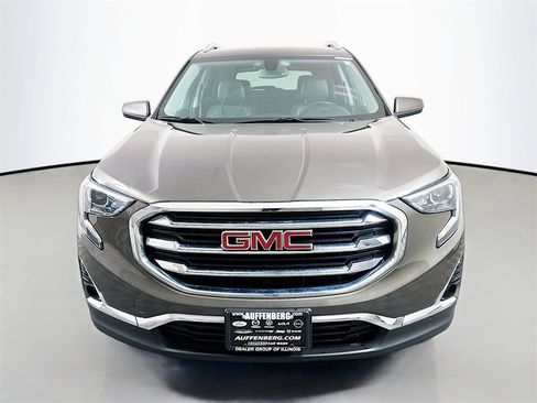 Used 2019 GMC Terrain SLT w/ Preferred Package image 2