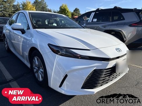 Used 2025 Toyota Camry LE FWD image 11
