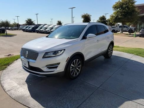 Used 2019 Lincoln MKC Reserve w/ MKC Climate Package FWD image 3