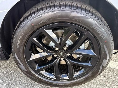 New 2026 Land Rover Range Rover Velar Dynamic SE image 3