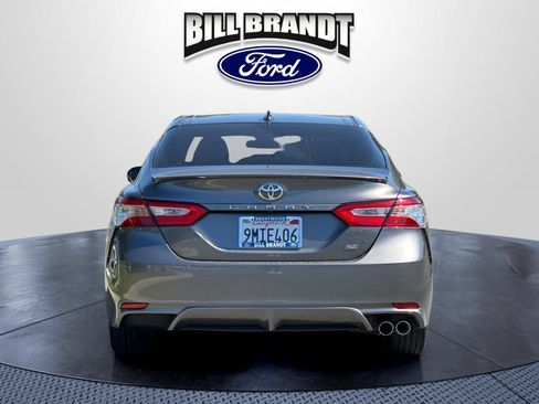 Used 2020 Toyota Camry SE FWD image 4