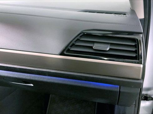 Used 2020 Volkswagen Jetta SEL Premium image 16