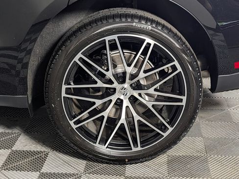 New 2026 Porsche Macan AWD/4WD image 12