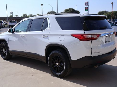 Used 2021 Chevrolet Traverse LT FWD image 9