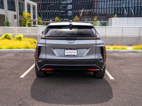 Used 2026 Cadillac Lyriq Signature Sport AWD/4WD image 7